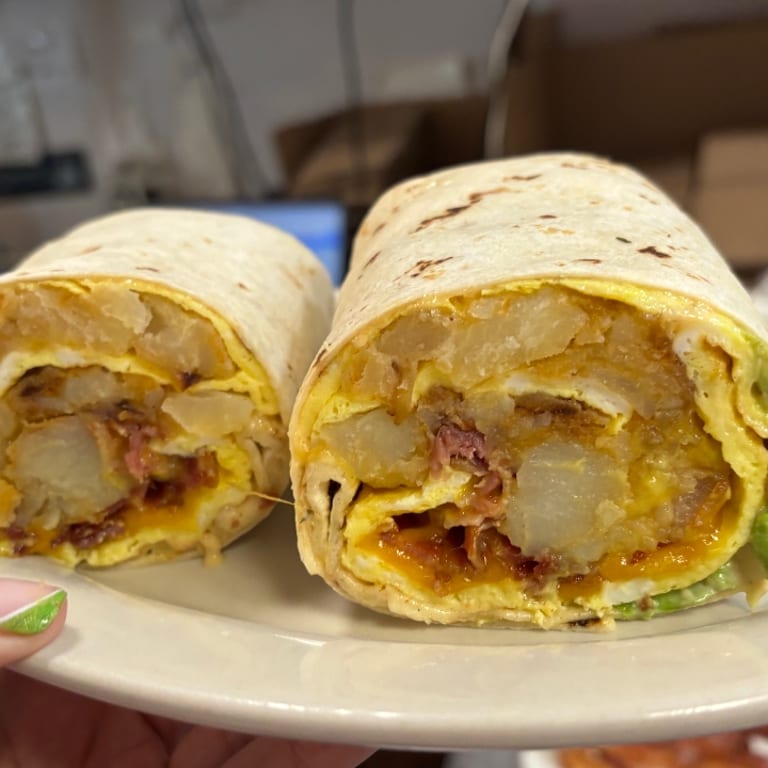 Satisfying Sandwiches: Diner Classics and Cheesesteak Specials